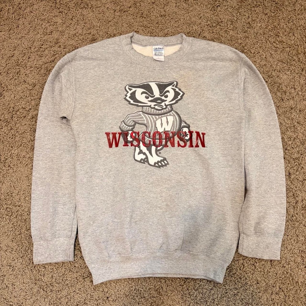 Gildan Wisconsin Badgers Graphic Crewneck Sweatshirt Mens Small Grey Bucky